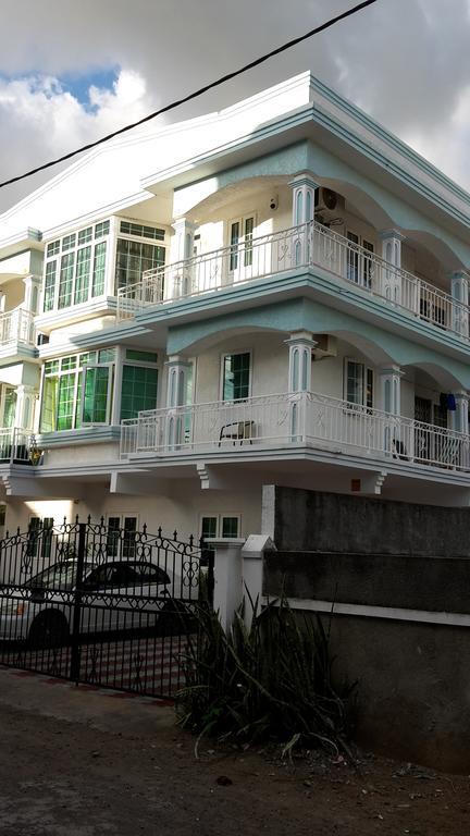 Residence Lasenza Apartment Flic en Flac Bagian luar foto